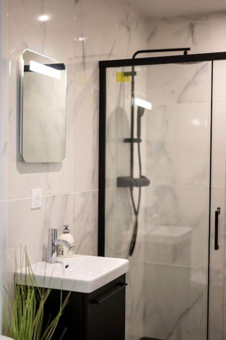 * Love Room Jacuzzi * Aubie-et-Espessas Exterior foto